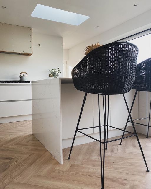 black porto bar stool chair