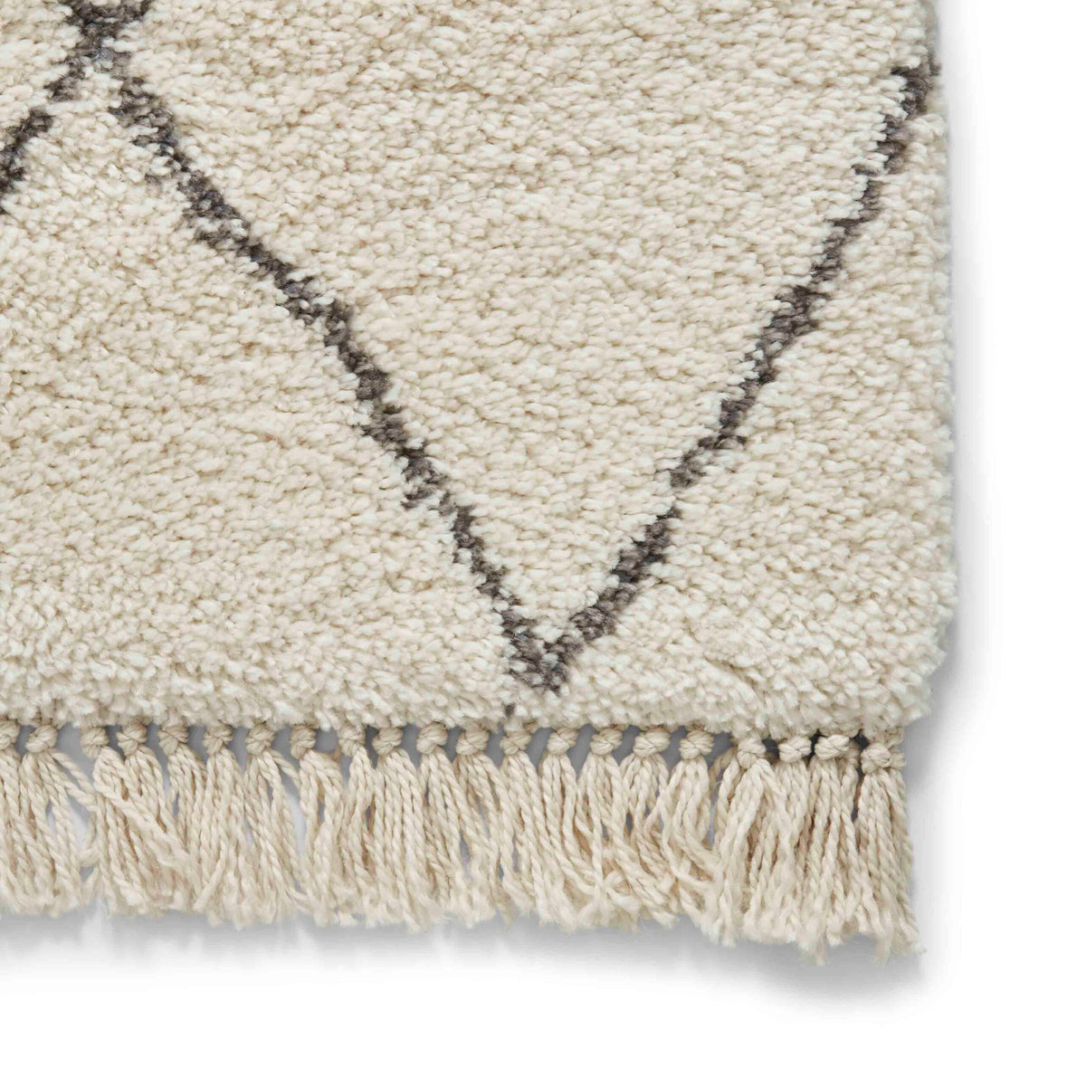 diamond plush rug in white and black 4 sizes available