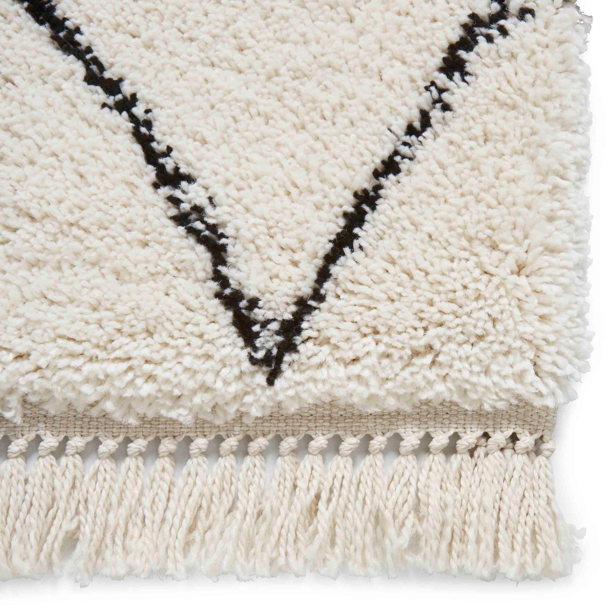 diamond plush rug in white and black 4 sizes available