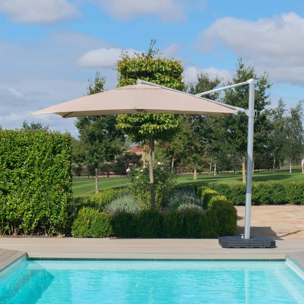 beige cantilever parasol round 3.5m with led lights