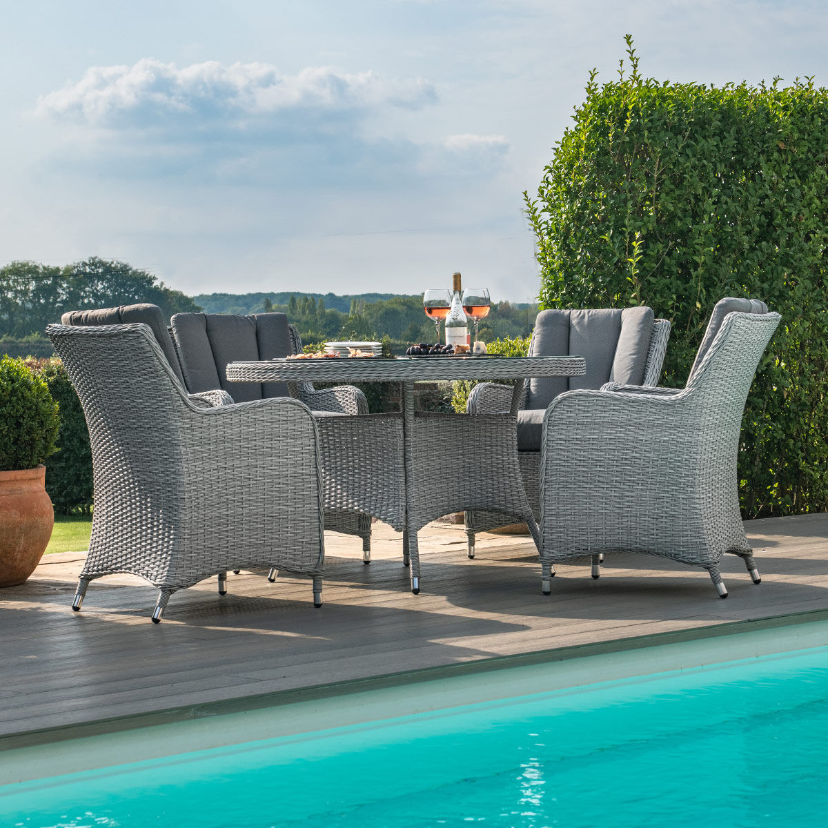 Cartmel Outdoor Rattan 4 Seat Round Dining Set