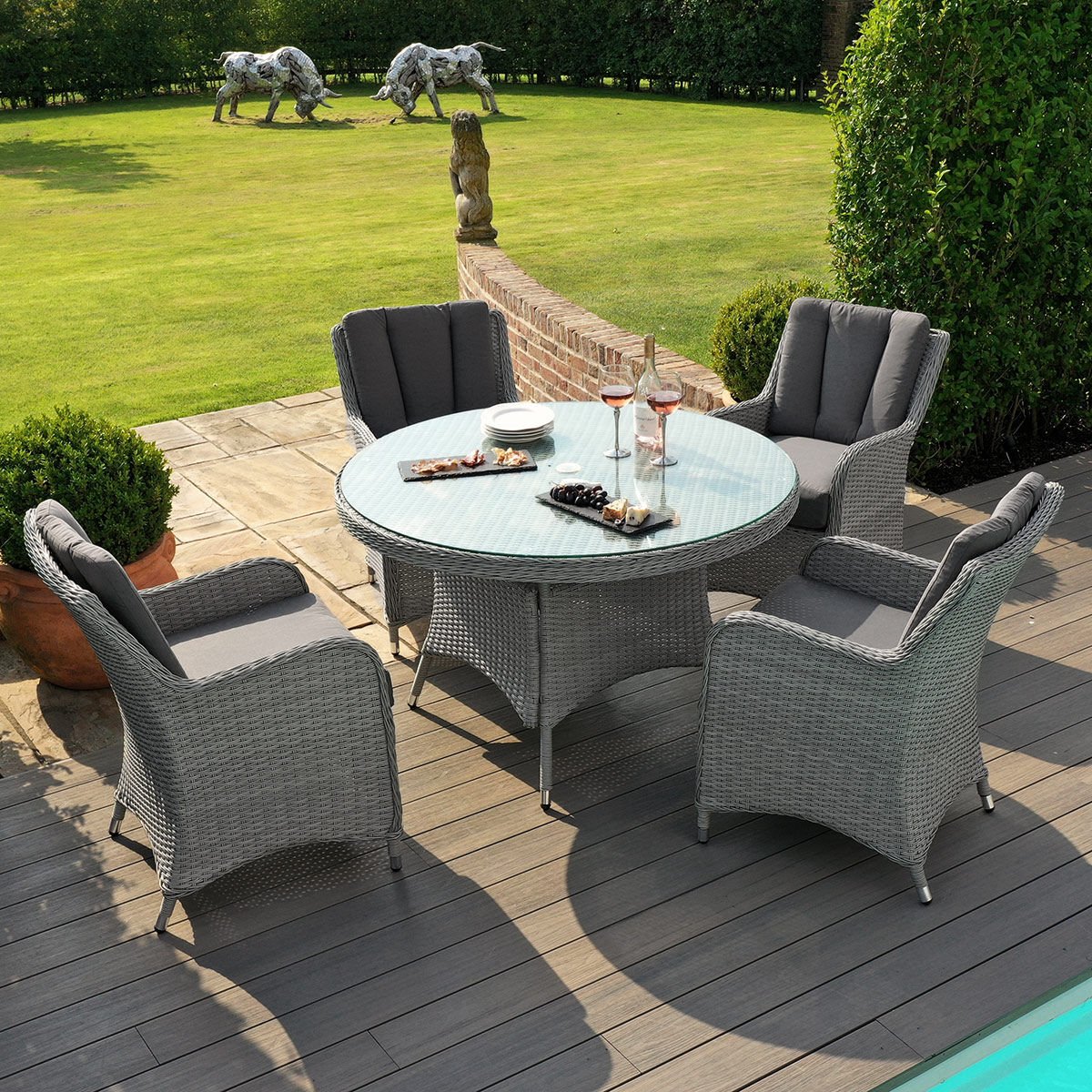 Cartmel Outdoor Rattan 4 Seat Round Dining Set