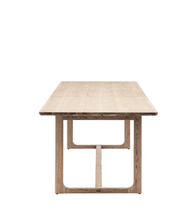 Creswell Extendable Rectangle Dining Table in Smoked