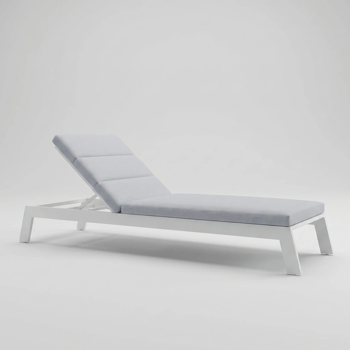 Dessa Outdoor Sun Lounger in White