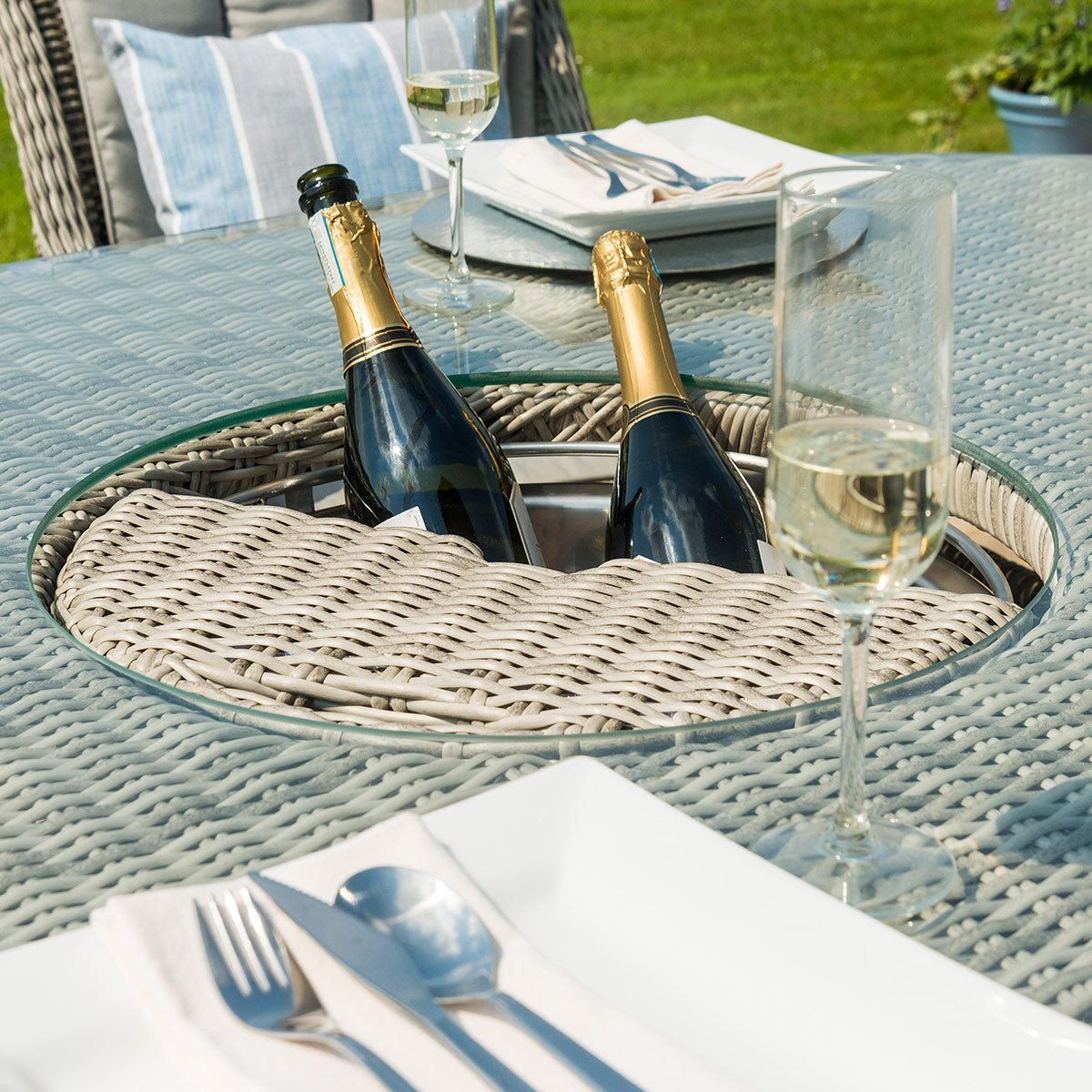 grasmere outdoor rattan 8 seat round dining set with venice chairs, ice bucket & lazy susan