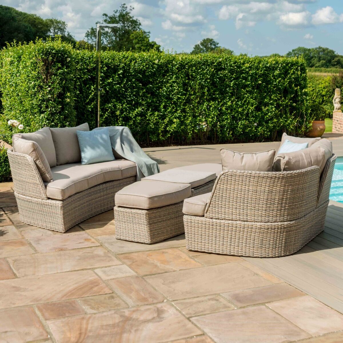 Kendal Outdoor Rattan Daybed Set