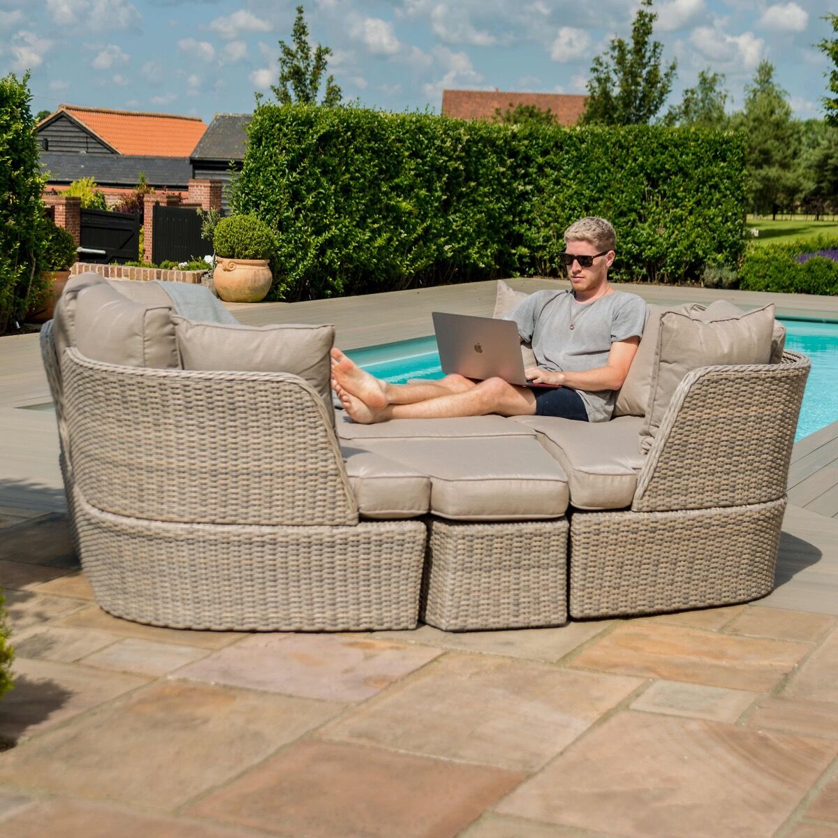Kendal Outdoor Rattan Daybed Set
