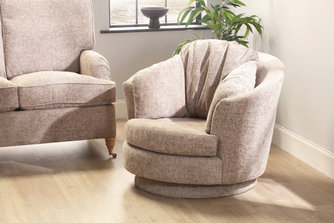 Alston Swivel Chair Desser