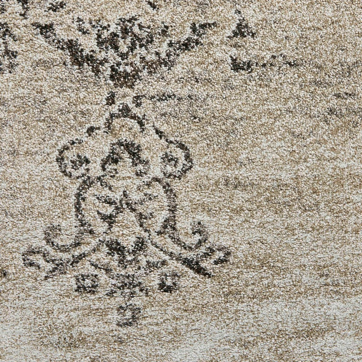 sicilian tufted rug in beige 2 sizes available