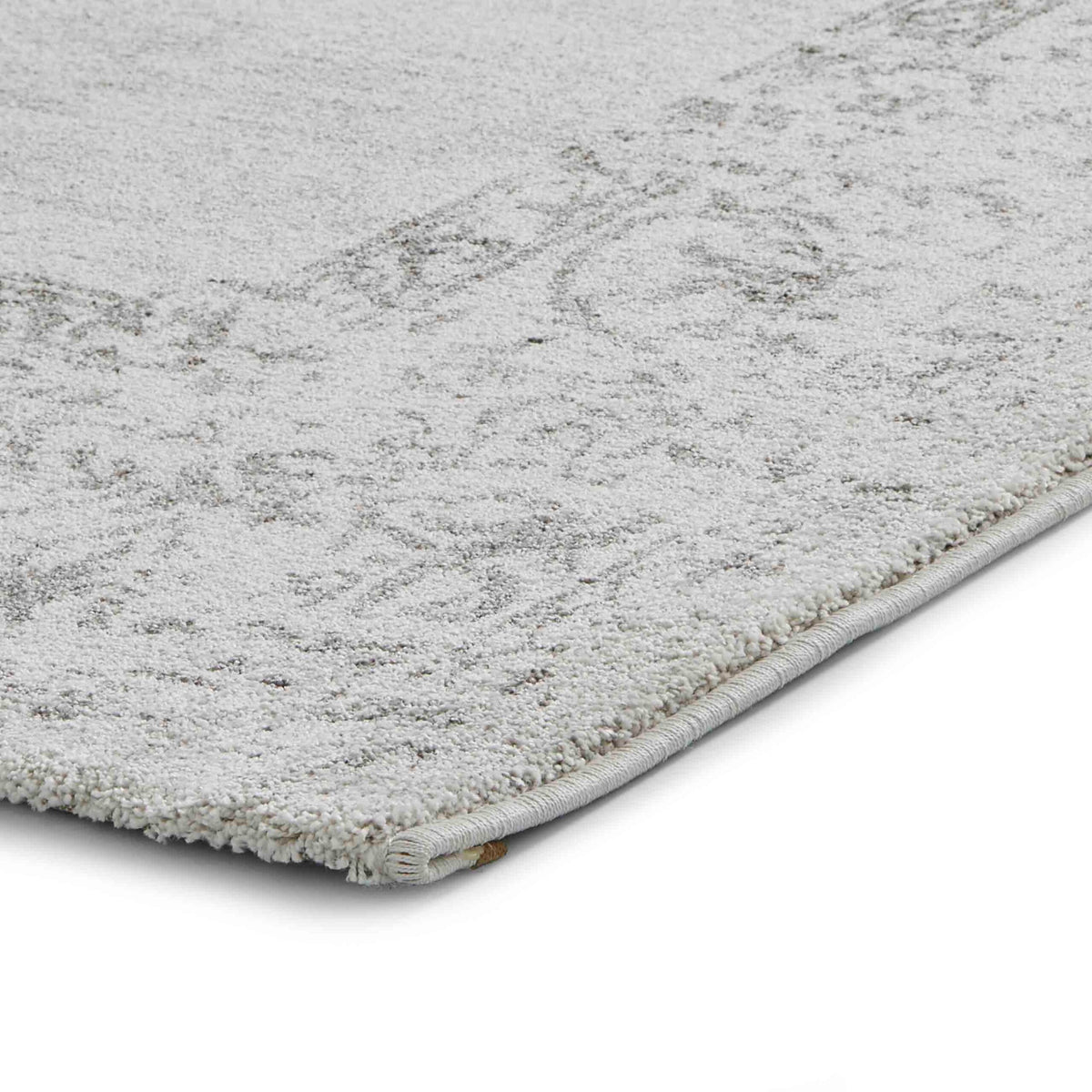 sicilian tufted rug in beige 2 sizes available