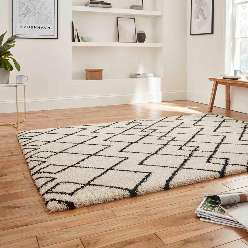 diamond geo shaggy rug in white and black 2 sizes available