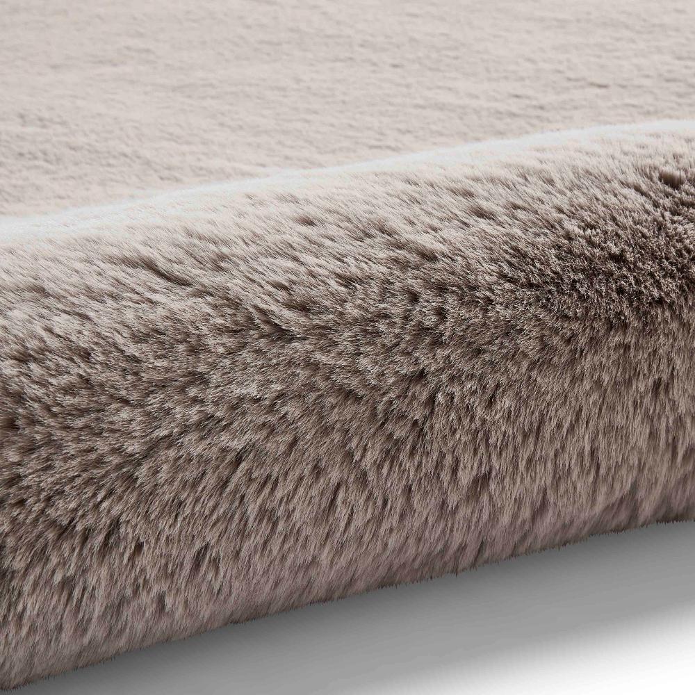 cushy soft shaggy rug in beige 4 sizes available