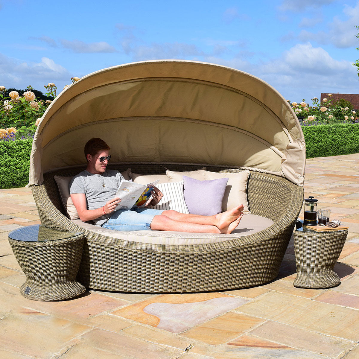 windemere outdoor rattan daybed with 2 side tables