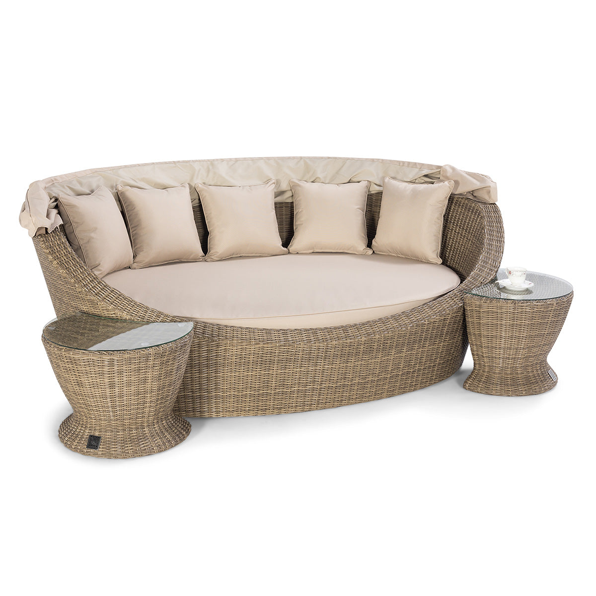 windemere outdoor rattan daybed with 2 side tables