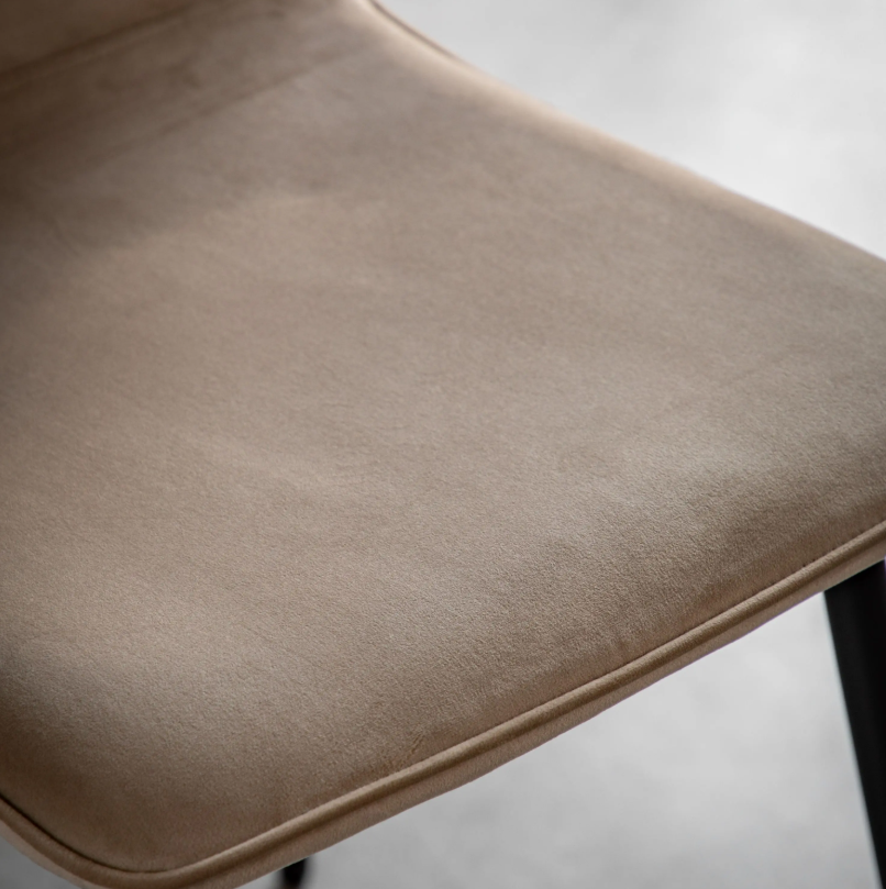 Wildown Taupe Dining Chair (set of 2)